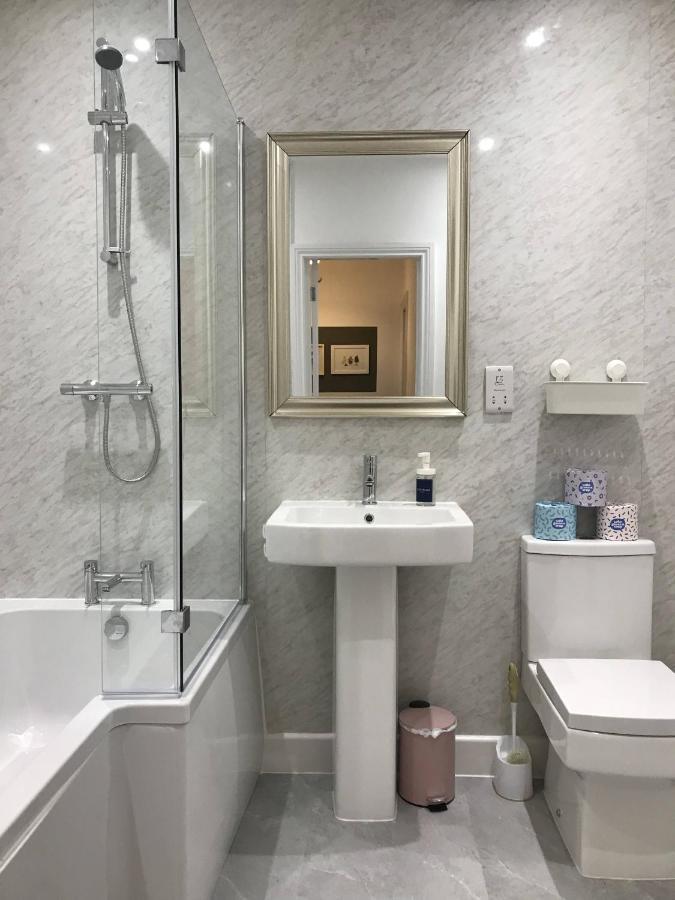 Stylish Modern 3-Bed House Nr Manchester City Ctr Whitefield Εξωτερικό φωτογραφία