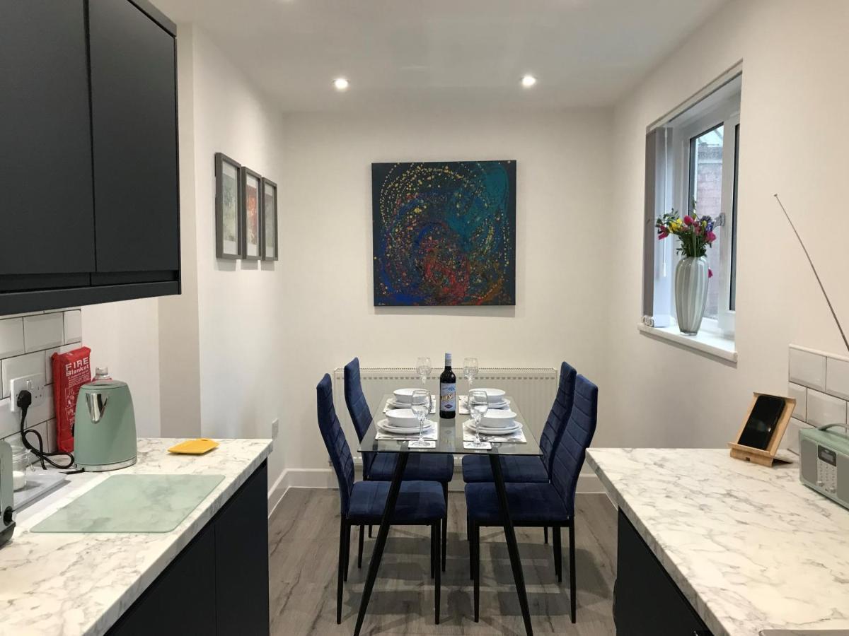 Stylish Modern 3-Bed House Nr Manchester City Ctr Whitefield Εξωτερικό φωτογραφία
