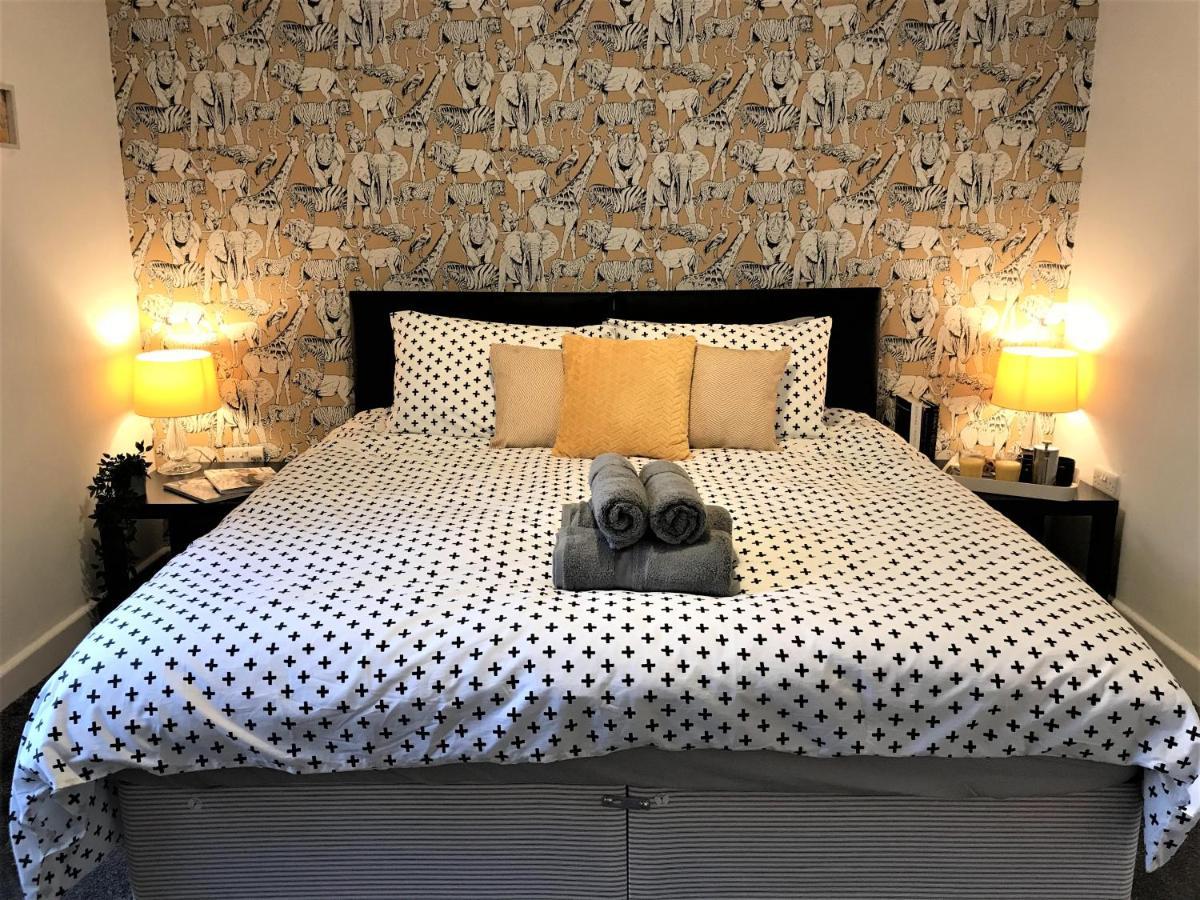Stylish Modern 3-Bed House Nr Manchester City Ctr Whitefield Εξωτερικό φωτογραφία
