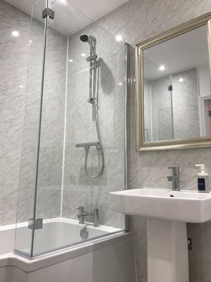 Stylish Modern 3-Bed House Nr Manchester City Ctr Whitefield Εξωτερικό φωτογραφία
