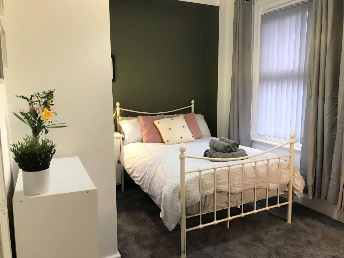 Stylish Modern 3-Bed House Nr Manchester City Ctr Whitefield Εξωτερικό φωτογραφία