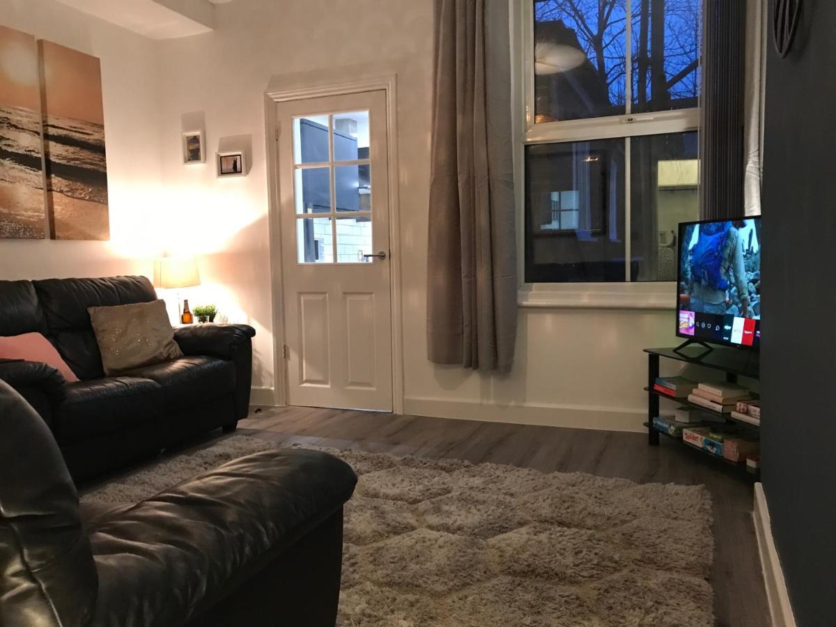 Stylish Modern 3-Bed House Nr Manchester City Ctr Whitefield Εξωτερικό φωτογραφία