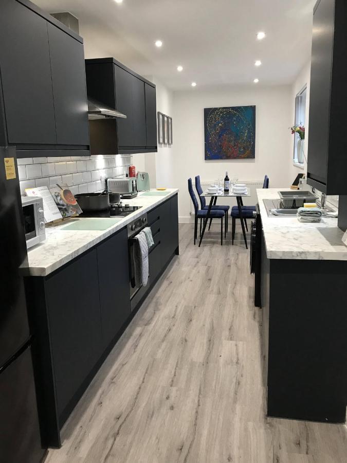 Stylish Modern 3-Bed House Nr Manchester City Ctr Whitefield Εξωτερικό φωτογραφία